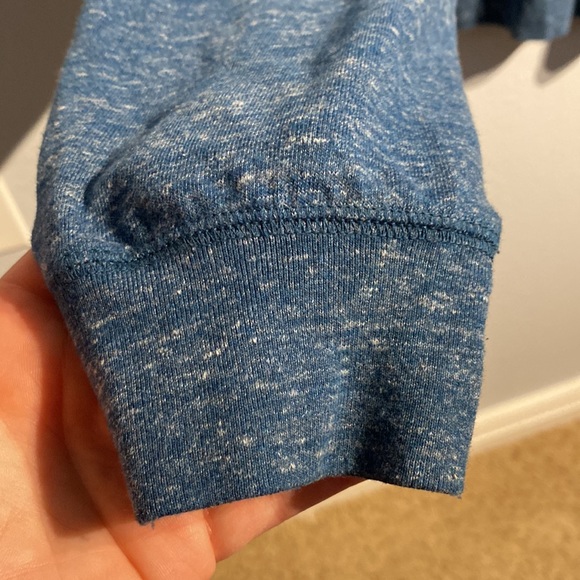 🆕 WOT, 1X Long sleeve Nike top, so soft! - Picture 4 of 8